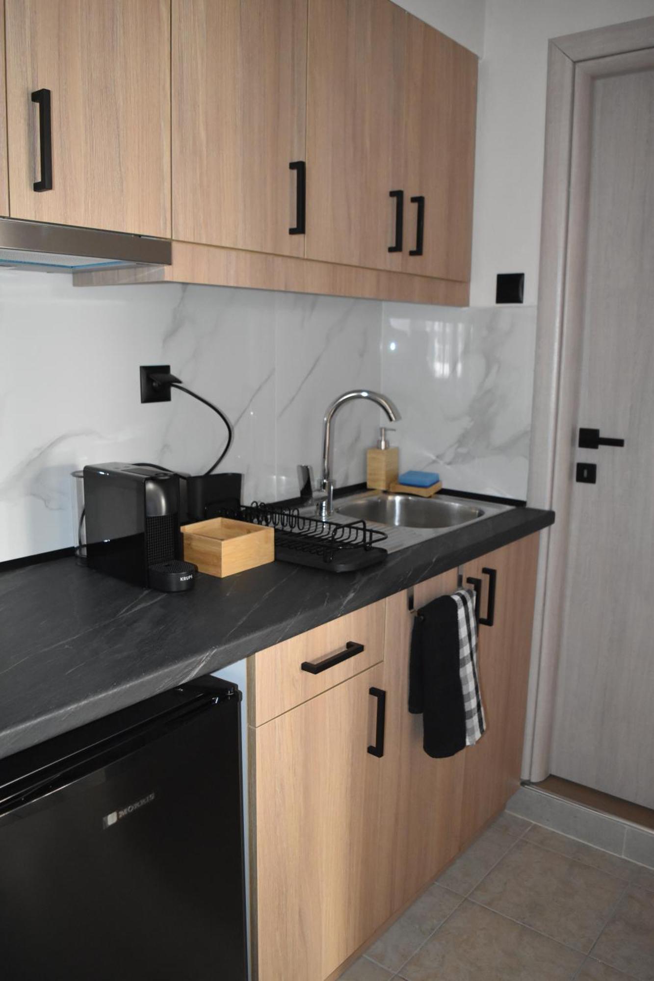 Pnoe Apartments Káto Loutrákion Esterno foto